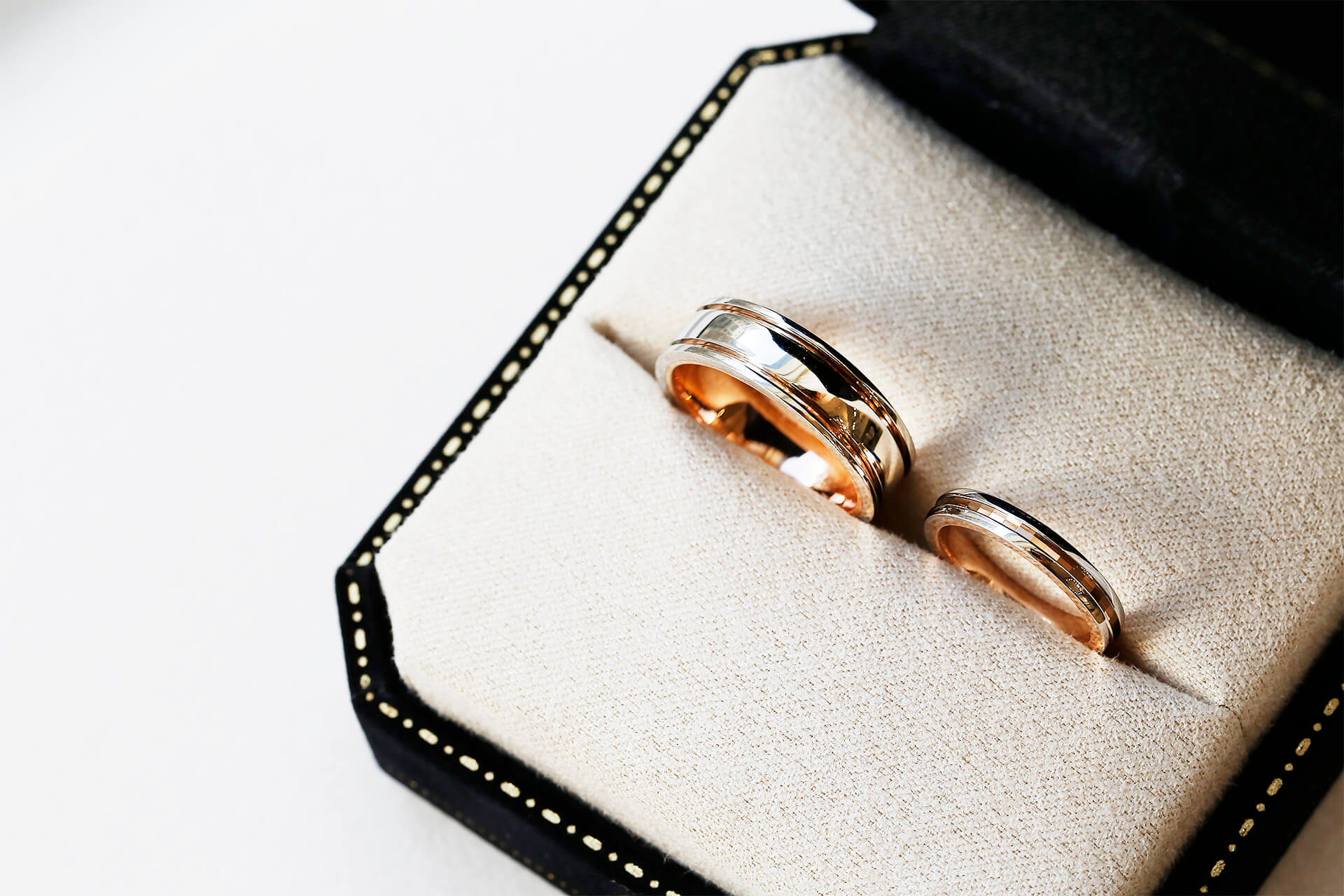 鉑金與18K玫瑰金製作的結婚對戒