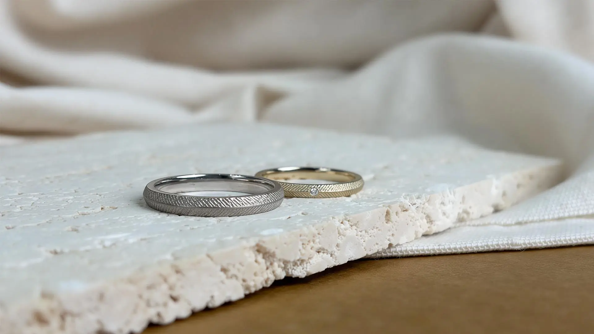 PLUMA 羽毛對戒－羽毛紋理鑲鑽結婚對戒
