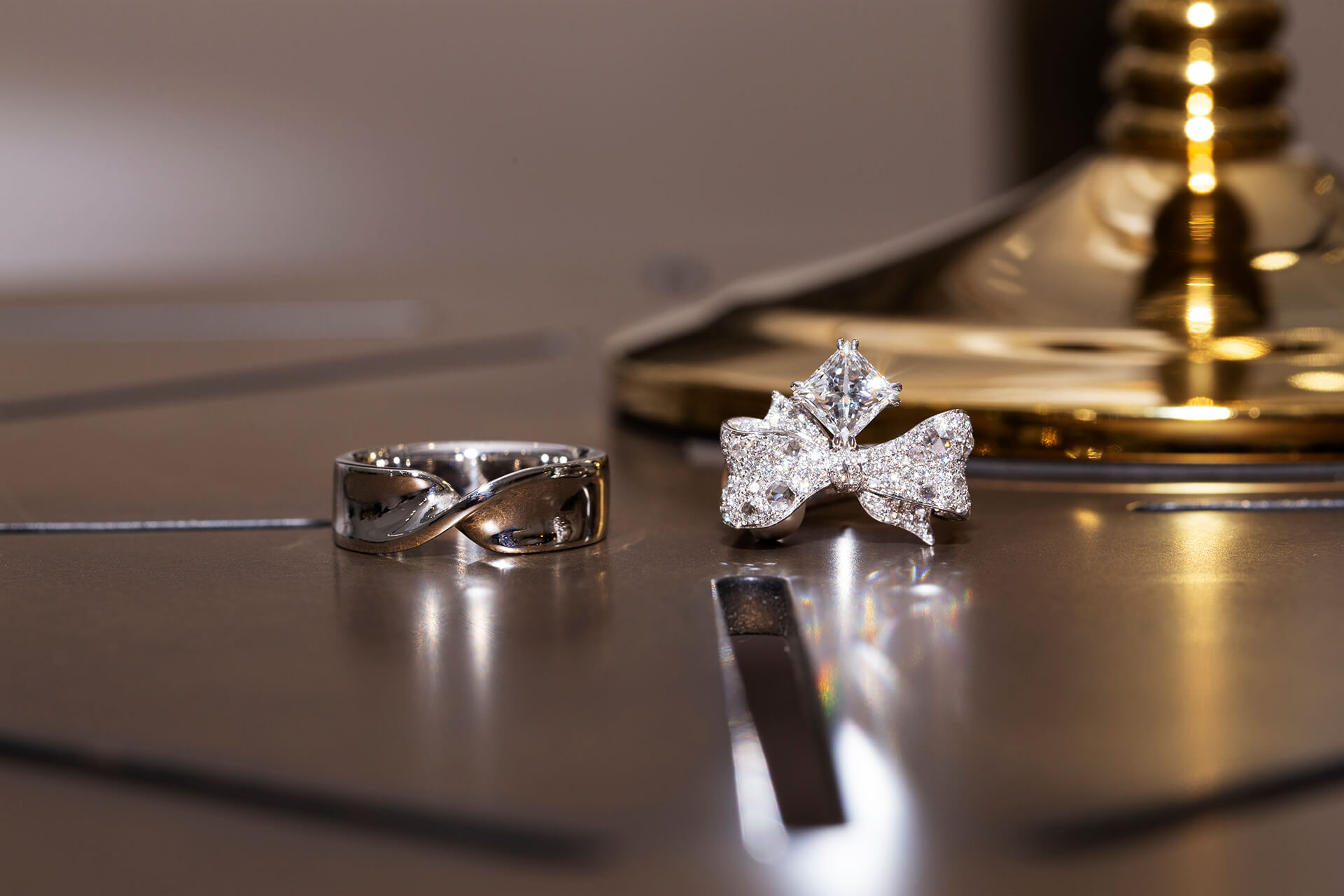 方鑽蝴蝶結鑽戒